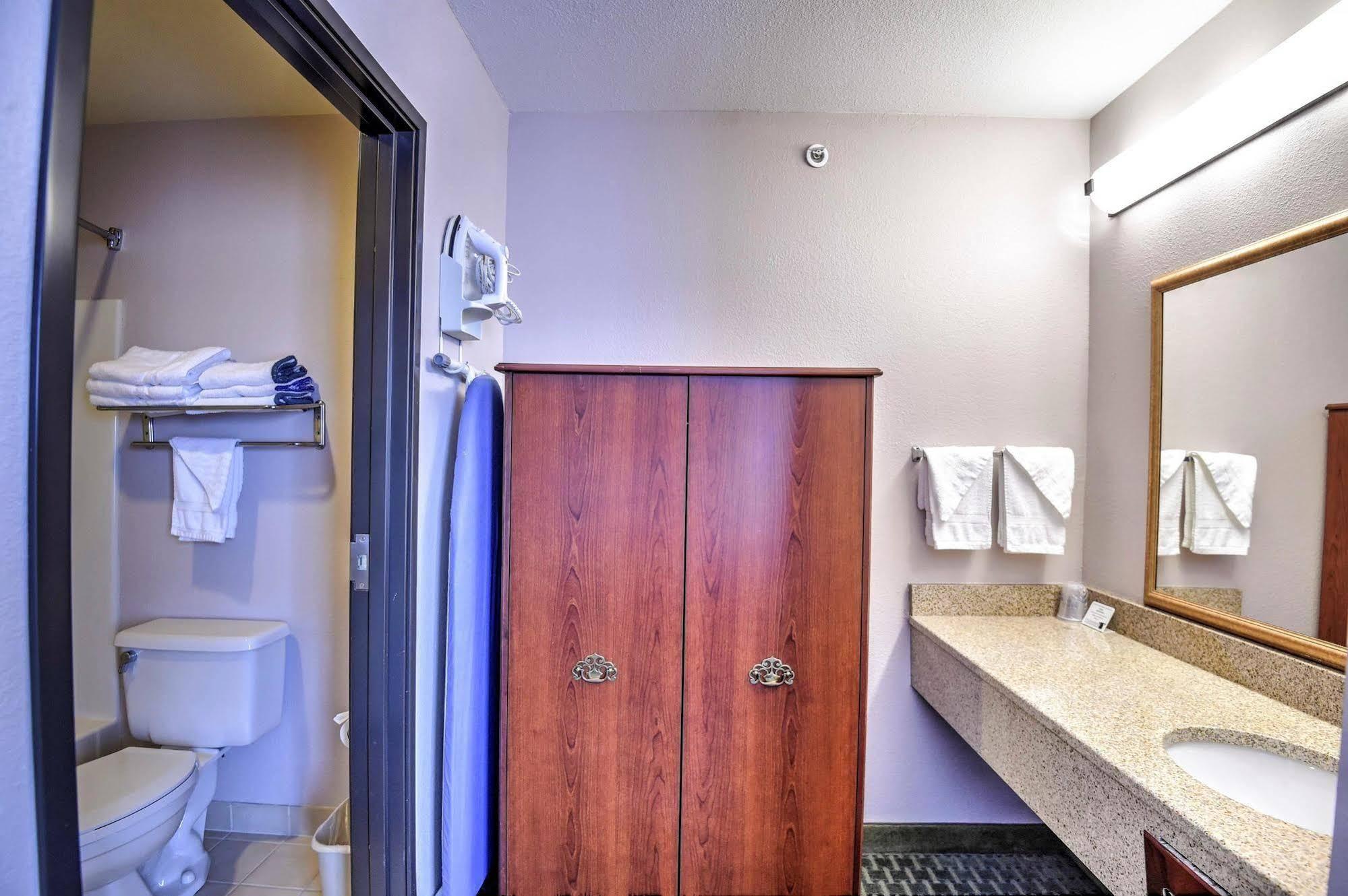 Surestay Hotel By Best Western Ottawa Exterior photo