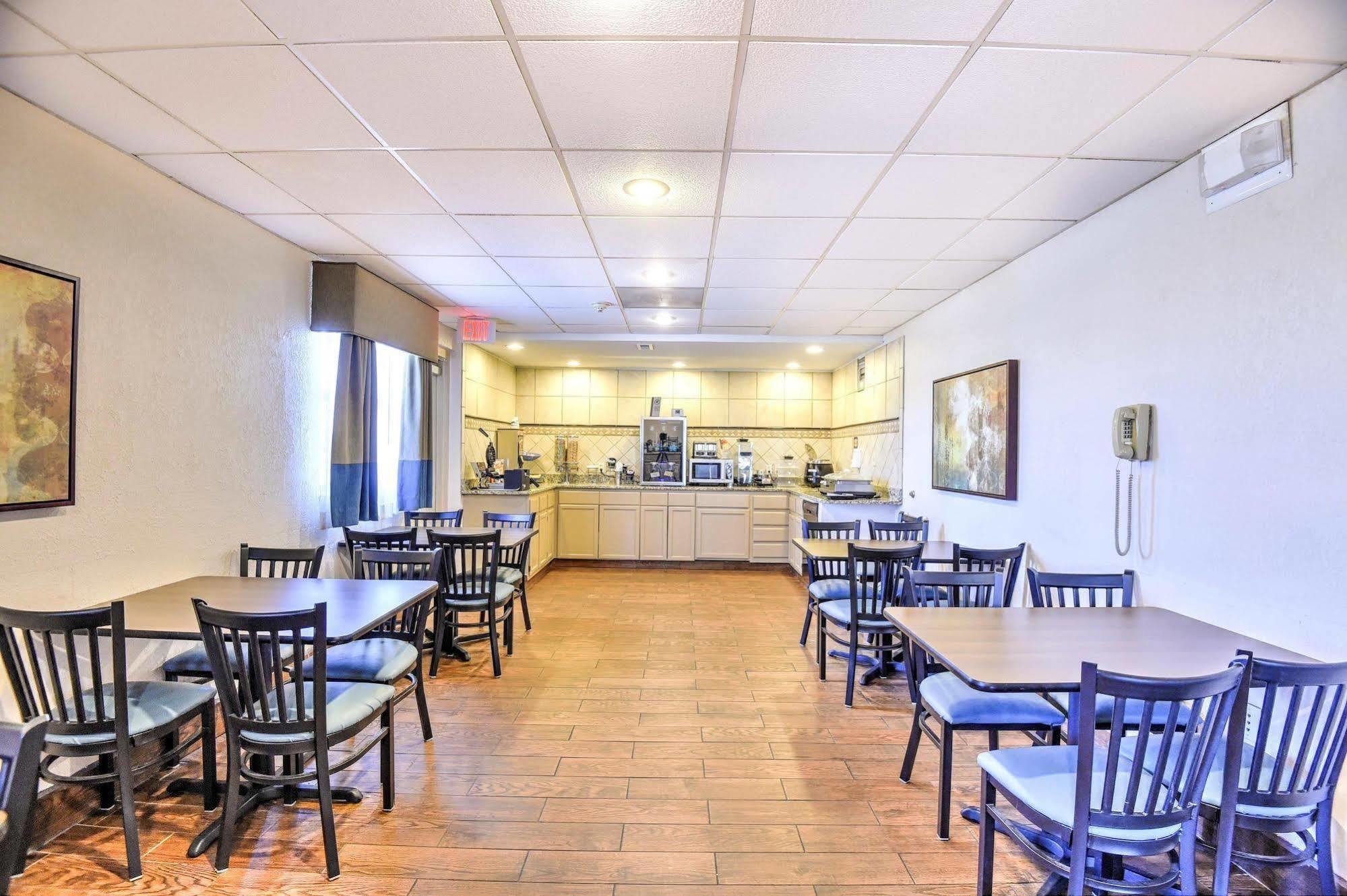 Surestay Hotel By Best Western Ottawa Restaurant photo